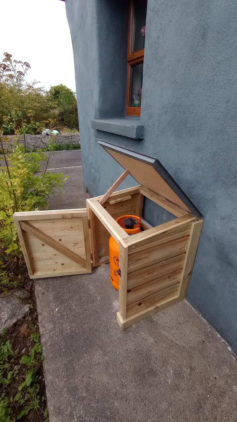 gas-cylinder-storage-box-open