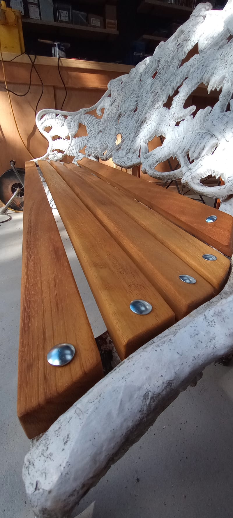garden-bench-restoration-finished
