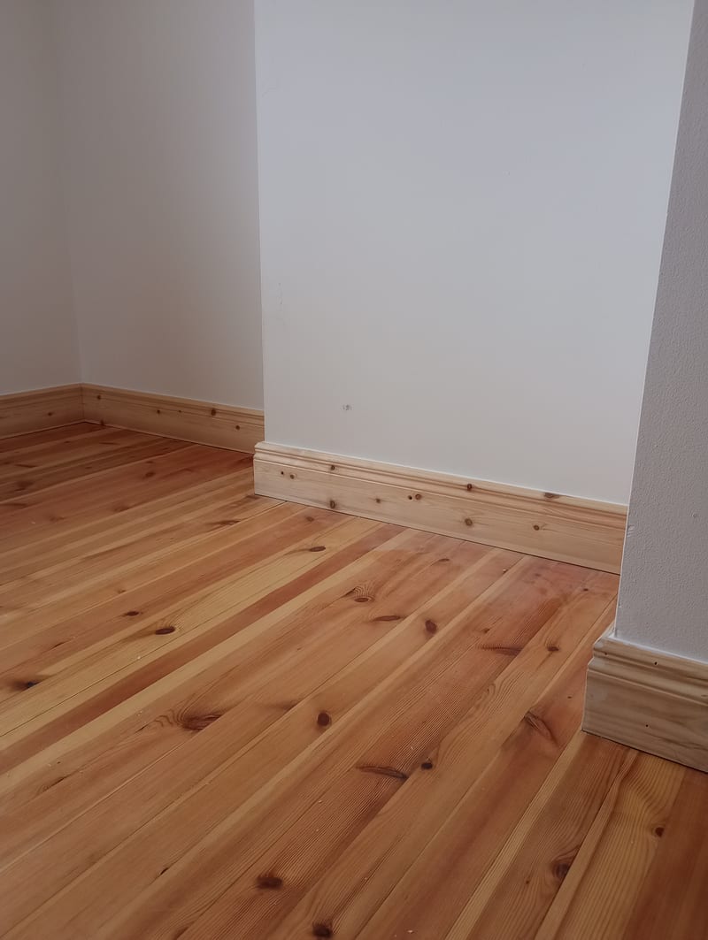 Skirting-boards-fitted